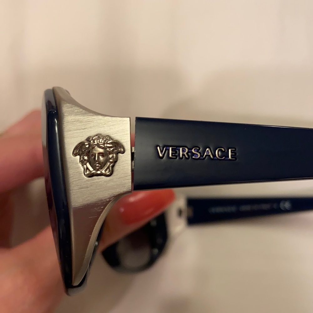 Versace Women’s Medusa Sunglasses - Picture 7 of 7